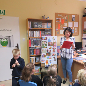 I b w bibliotece publicznej