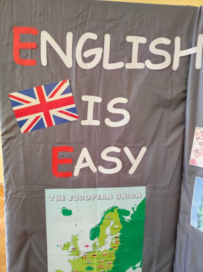 ENGLISH IS EASY!