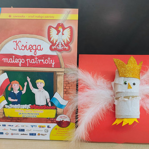 Symbole narodowe w bibliotece - biblioteczno-świetlicowe warsztaty plastyczne